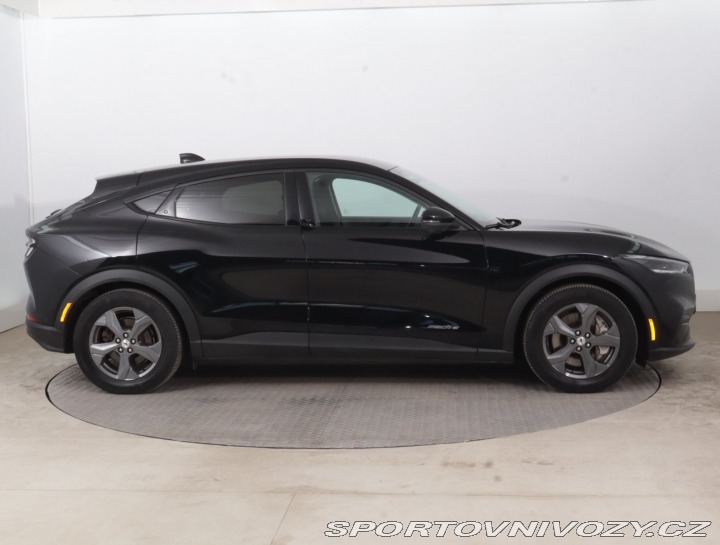 Ford Mustang Mach-E Standard Range RW 2021