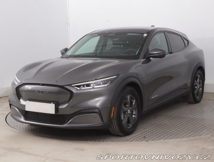 Ford Mustang Mach-E Standard Range RW 2021