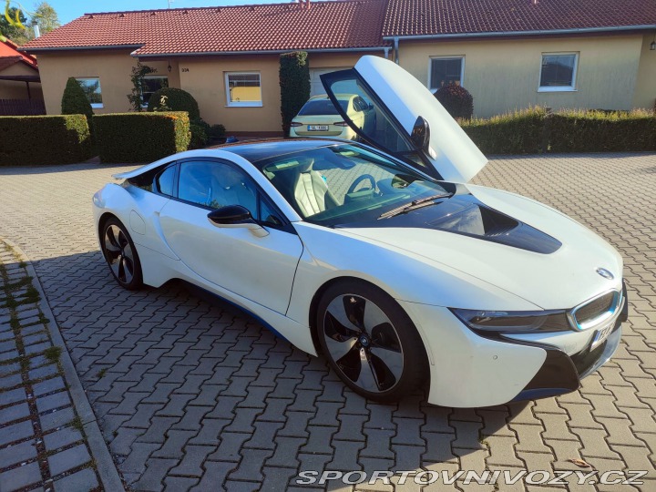 BMW i8 coupé 4x4 PlugIn hybrid 2015