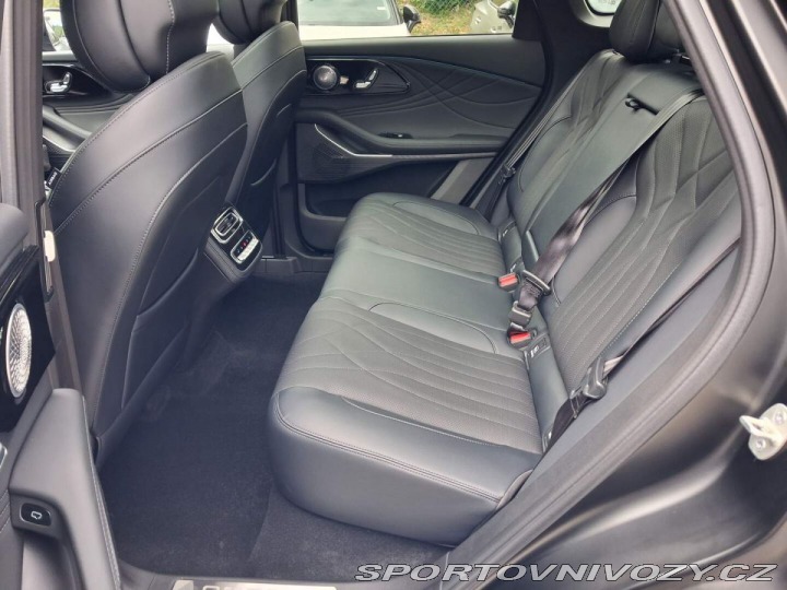 Ostatní značky Ostatní modely Omoda 9 Premium 1.5TGDI PHEV AWD 2026