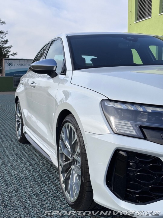 Audi RS3 2,5 TFSI 294kW quattro 1800