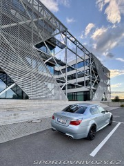 BMW M5  2005