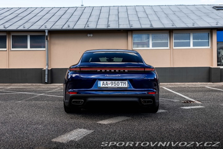 Porsche Panamera 4 2024