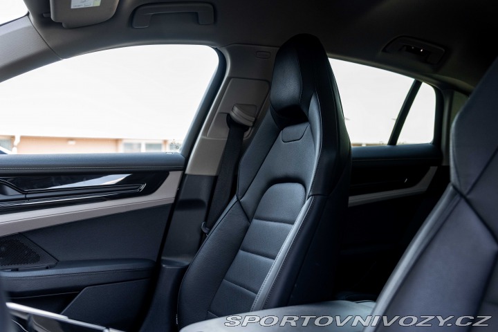 Porsche Panamera 4 2024