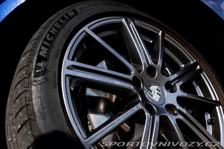 Porsche Panamera 4 2024