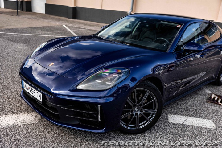 Porsche Panamera 4 2024