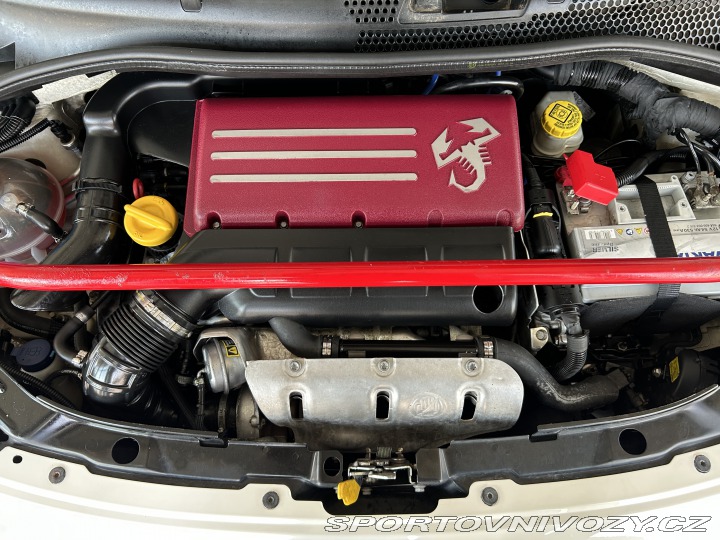 Abarth 500 595/CABRIO/AKRAPOVIČ 2013