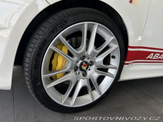 Abarth 500 595/CABRIO/AKRAPOVIČ 2013