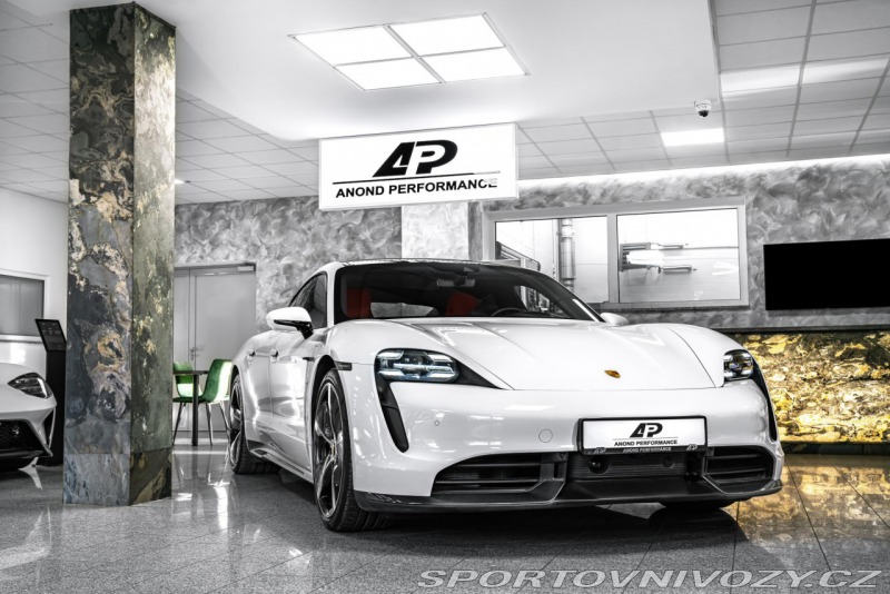 Porsche Taycan Turbo S PCCB/PDCC/PDLS+/P