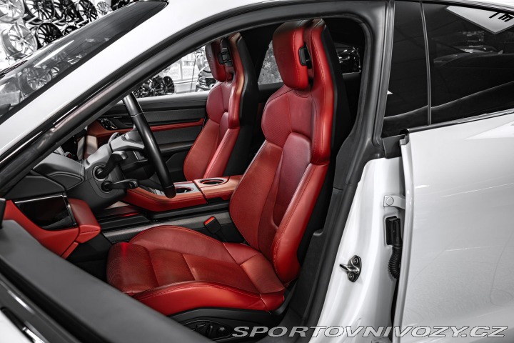 Porsche Taycan Turbo S PCCB/PDCC/PDLS+/P 2021