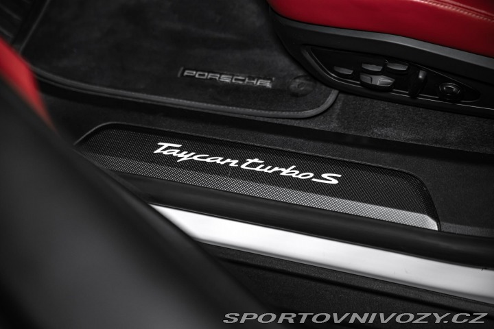 Porsche Taycan Turbo S PCCB/PDCC/PDLS+/P 2021