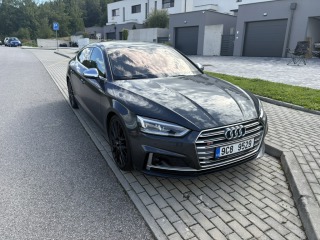 Audi S5 