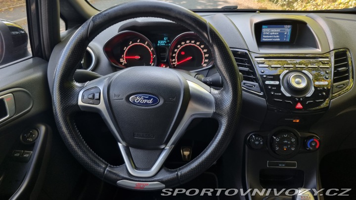 Ford Fiesta ST PERFORMANCE 2015