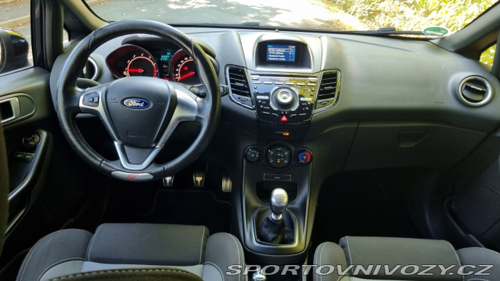 Ford Fiesta ST PERFORMANCE 2015