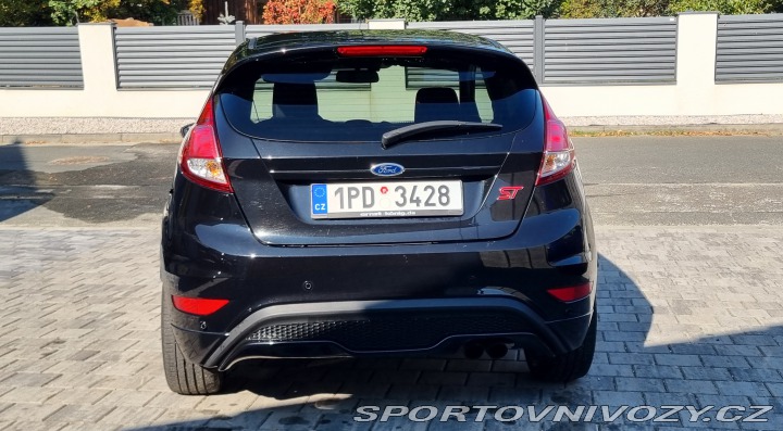 Ford Fiesta ST PERFORMANCE 2015