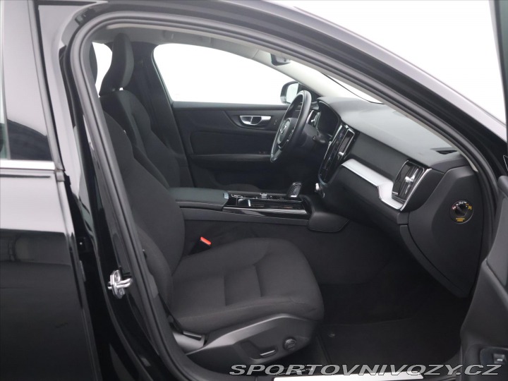 Volvo V60 2,0 T6 186kW 4x4 Momentum 2021
