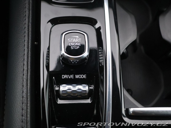 Volvo V60 2,0 T6 186kW 4x4 Momentum 2021