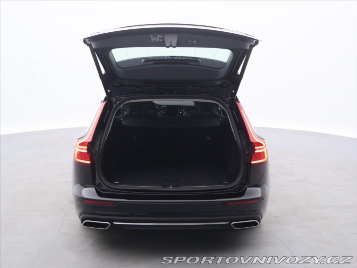 Volvo V60 2,0 T6 186kW 4x4 Momentum 2021