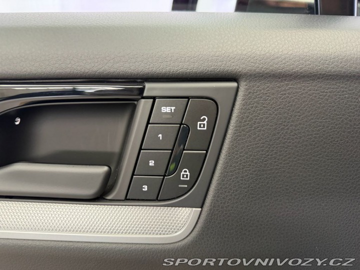 Porsche Cayenne e-HYBRID SPORT CHRONO, AI 2025
