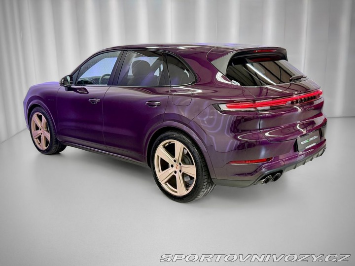 Porsche Cayenne e-HYBRID SPORT CHRONO, AI 2025