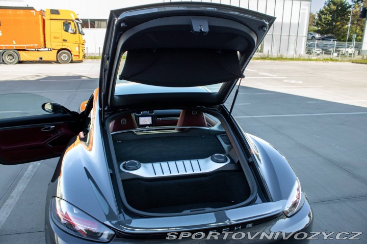 Porsche Cayman S 718 / 257kW / M6 / ZÁR 2021