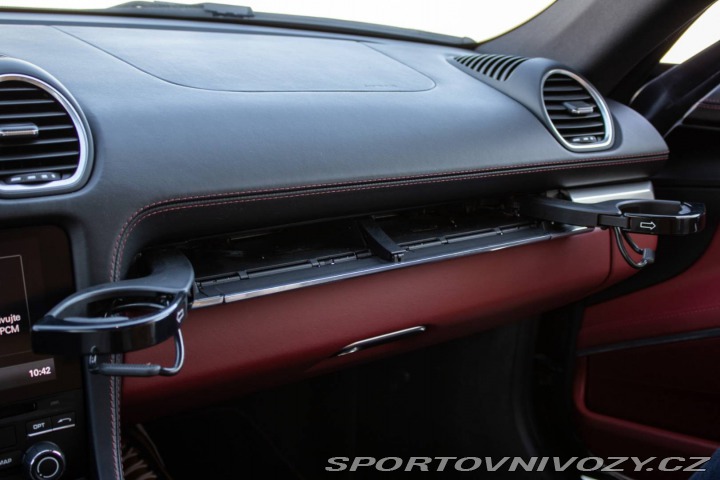 Porsche Cayman S 718 / 257kW / M6 / ZÁR 2021