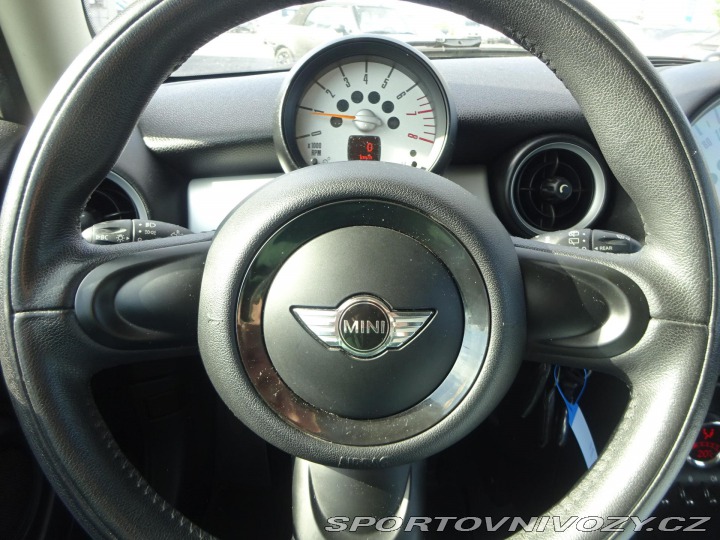 Mini One 1.6 72kW SERVIS POLOKŮŽE 2013