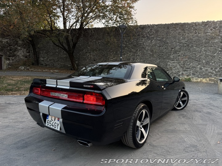 Dodge Challenger SRT8 2012