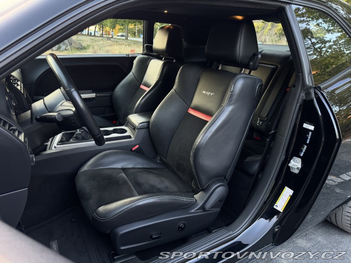 Dodge Challenger SRT8 2012