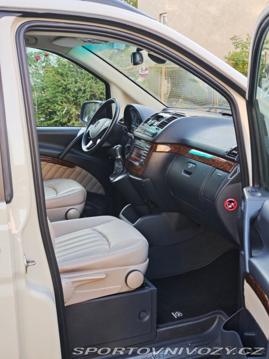 Mercedes-Benz Ostatní modely Viano 3,0 CDI V6 Long 2011