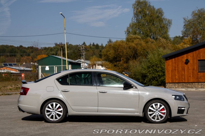 Škoda Octavia RS 2.0 RS / 169kW / M6 / ZÁ 2016
