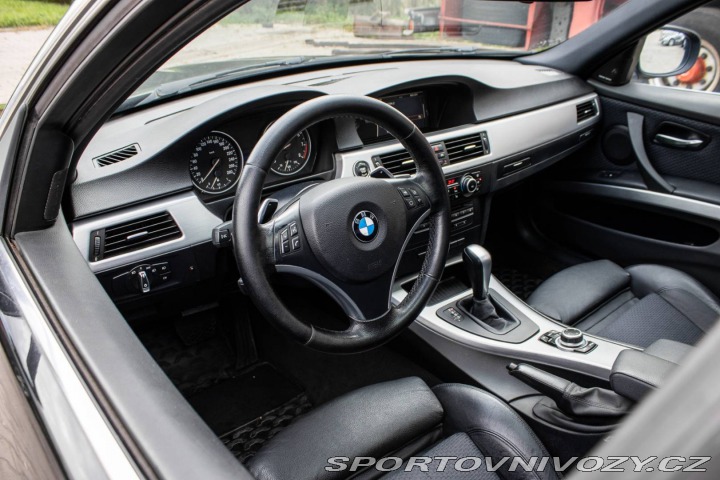 BMW 3 335i xDrive A/T, 225kW ( 2010
