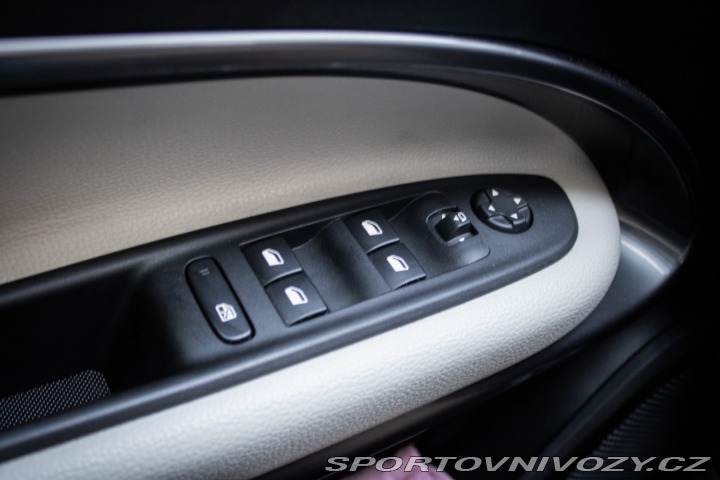 Fiat 600 Hybrid 1.2 La Prima 136k 2025