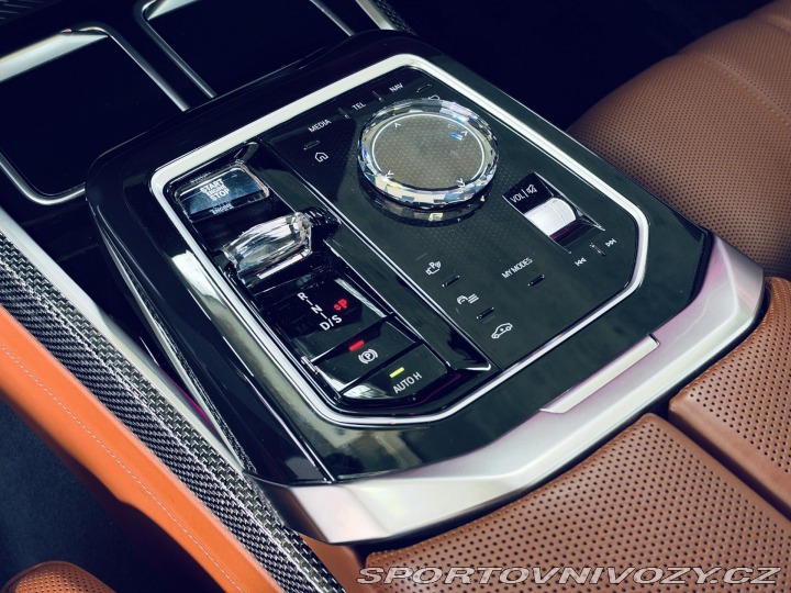 BMW 7 750e*ZÁRUKA*TV*MAX.VÝBAVA 2023