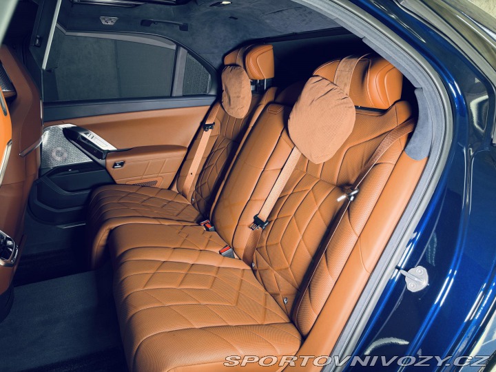 BMW 7 750e*ZÁRUKA*TV*MAX.VÝBAVA 2023