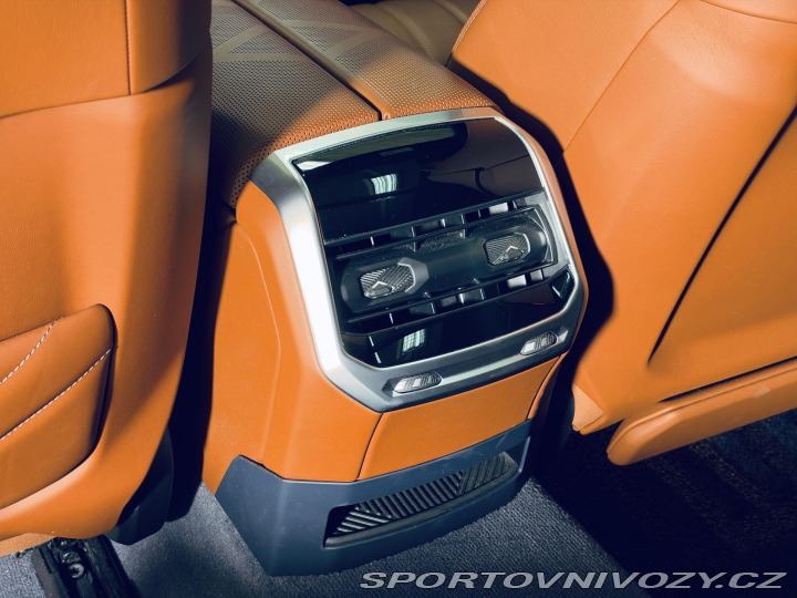 BMW 7 750e*ZÁRUKA*TV*MAX.VÝBAVA 2023