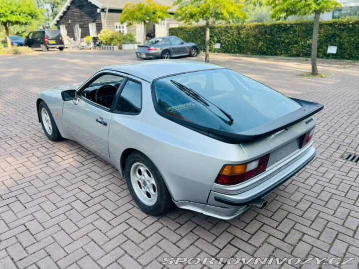Porsche 944 1982