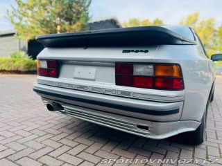 Porsche 944  1982