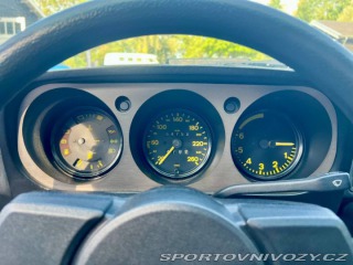 Porsche 944  1982