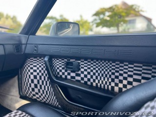 Porsche 944  1982