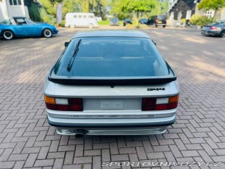 Porsche 944  1982