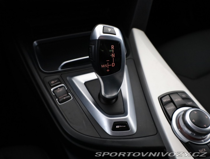 BMW 3 330e iPerformance 2016