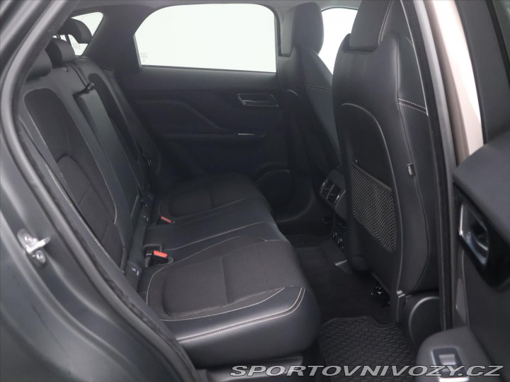 Jaguar F-Pace 3,0 221kW 30d 4x4 Aut. CZ 2016