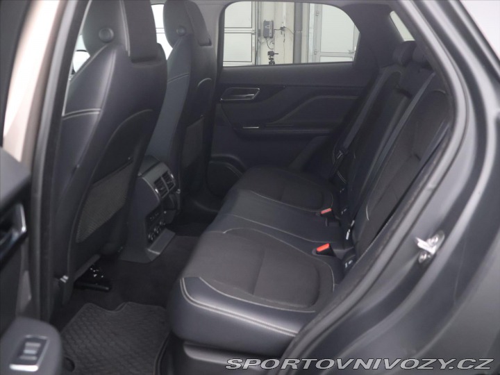 Jaguar F-Pace 3,0 221kW 30d 4x4 Aut. CZ 2016