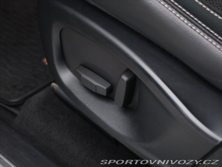 Jaguar F-Pace 3,0 221kW 30d 4x4 Aut. CZ 2016