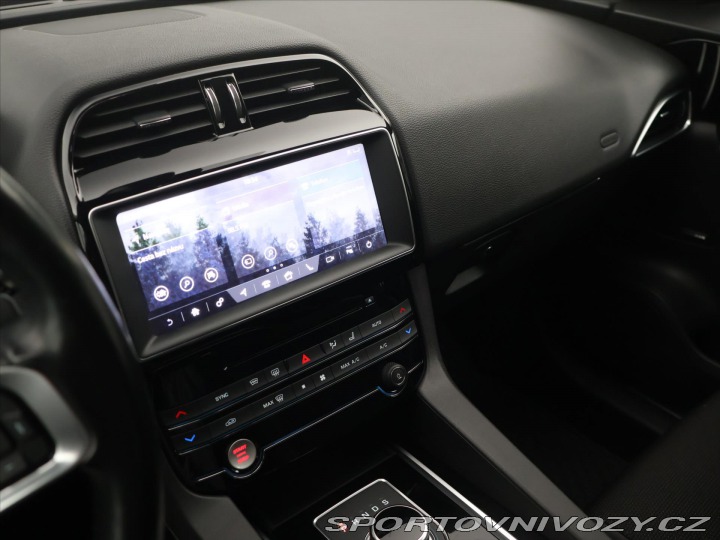 Jaguar F-Pace 3,0 221kW 30d 4x4 Aut. CZ 2016