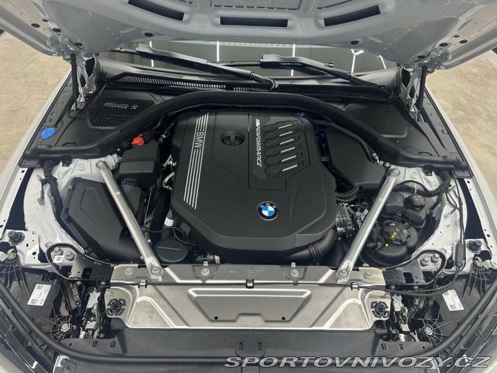 BMW M4 M440i Xdrive M-Paket 2025