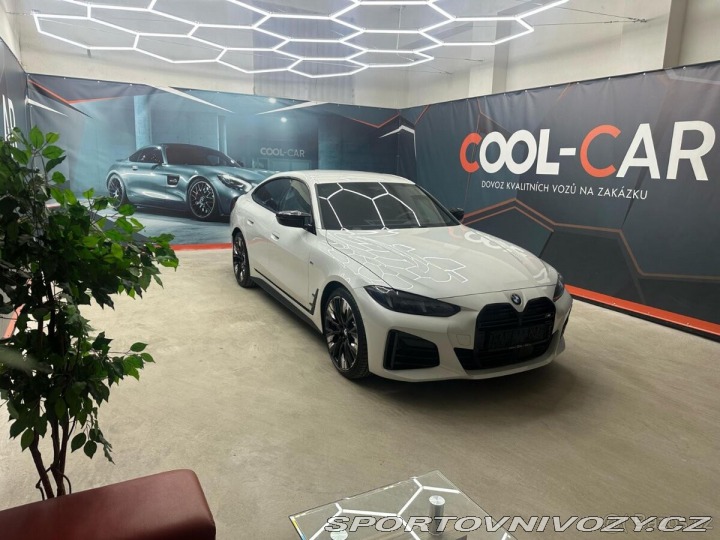 BMW M4 M440i Xdrive M-Paket 2025