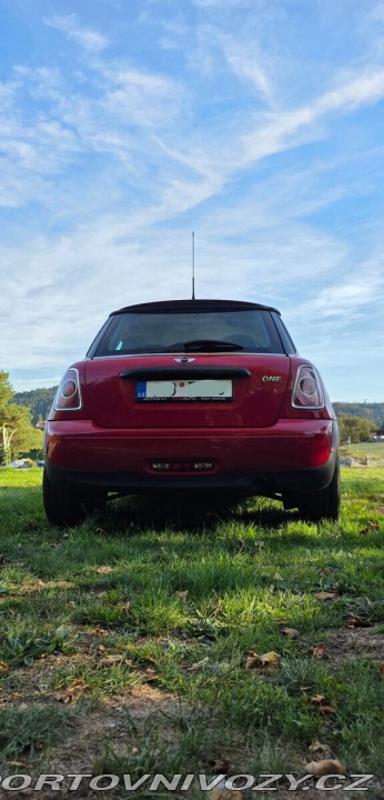 Mini Cooper 1,6   one 2011