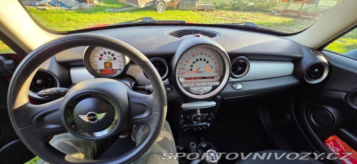 Mini Cooper 1,6   one 2011